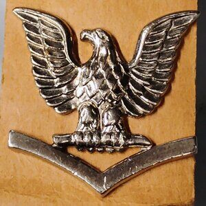 USN US Navy Eagle Insignia Hat Cap Silver Tone Pin Badge 3rd Class Petty Officer
